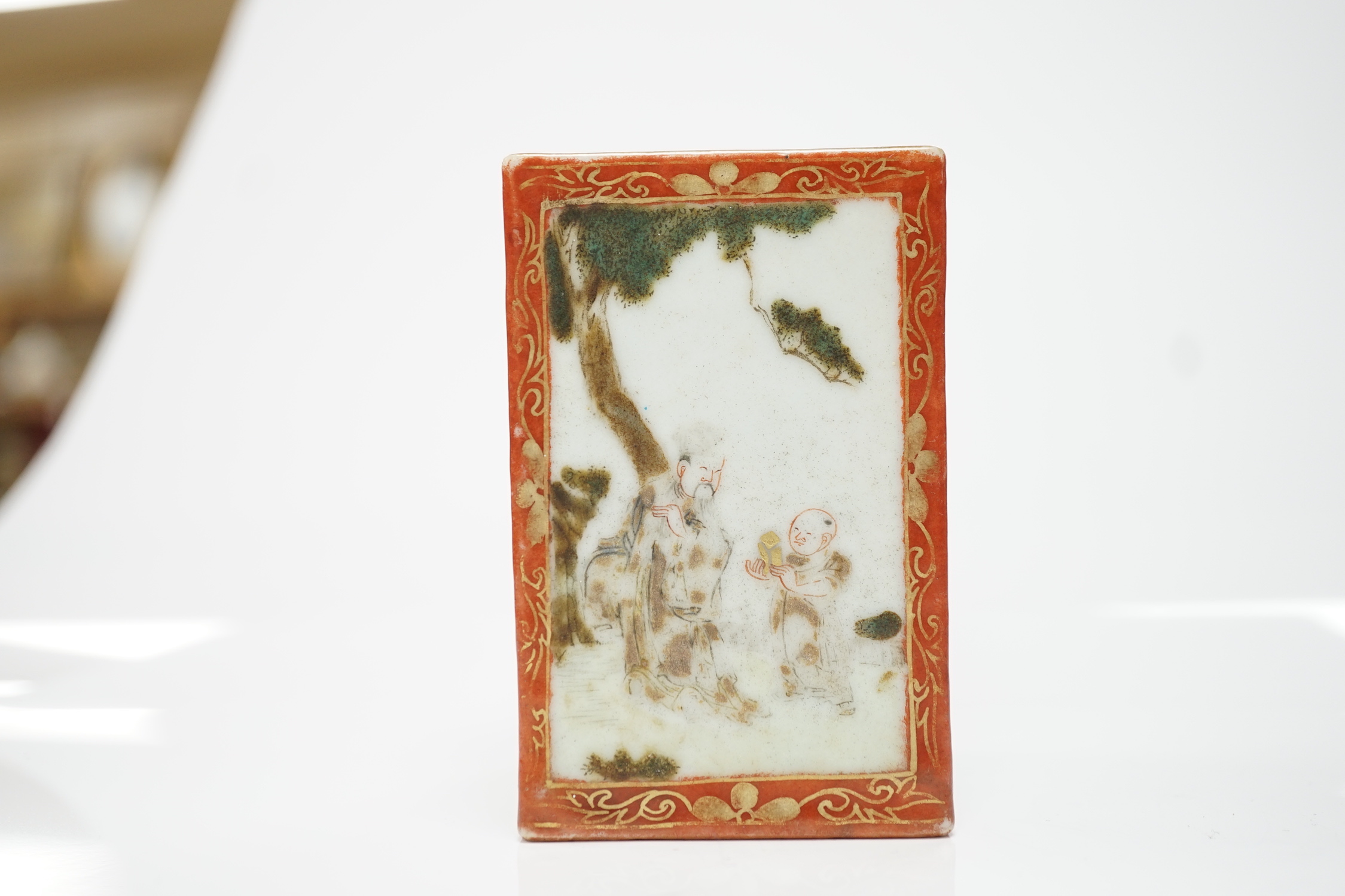 A Chinese literati enamelled porcelain inscribed square brushpot, Jiaqing/Daoguang period, 8cm